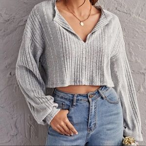 gray long sleeve crop top